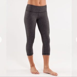 Reversible Wunder Under Crop Sz 6 black grey LIKE NEW RARE LTD ED Lululemon